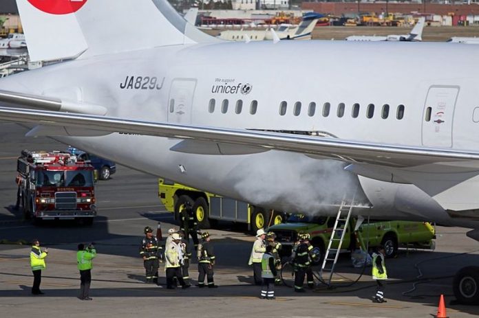 L'intervento delle squadre anti incendio su un Boeing 787 Dreamliner, Fonte: Ntsb