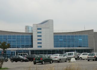 Aeroporto Levaldigi di Cuneo - photo by Luigi.tuby on wikipedia.org