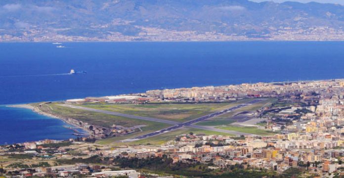 Una panoramica dell'aeroporto dello Stretto