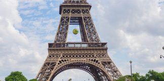 La torre Eiffel di Parigi