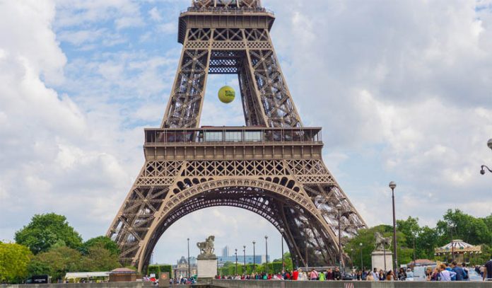 La torre Eiffel di Parigi