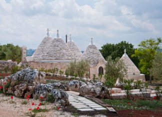 Trulli, Valle d'Itria, Puglia.