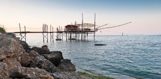 Un Trabocco sulla costa dell'Abruzzo.