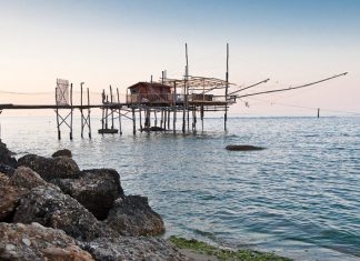 Un Trabocco sulla costa dell'Abruzzo.