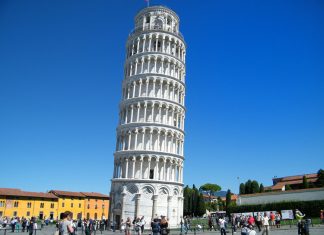 La torre pendente di Pisa