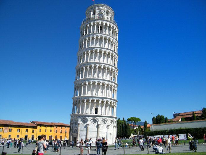 La torre pendente di Pisa